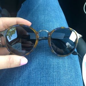 Rayban Sunglasses- Style “Round Fleck”